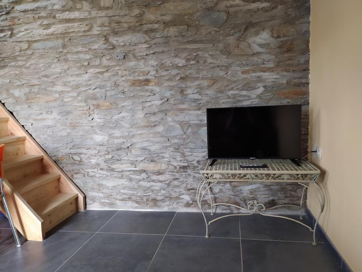 Gite De Charme Rosardenne Vaux-sur-Sure Exteriör bild